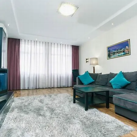 Vip New House Arena Apartament *